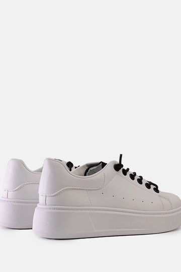 Hvide sneakers med spektakulær Asmait dekoration 2