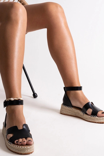 Laurencia sorte kilesandaler 2