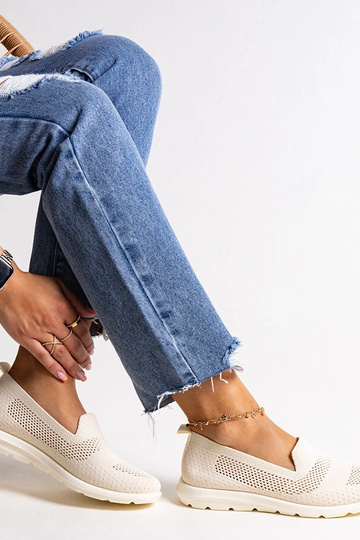 Beige sneakers med skumsål...