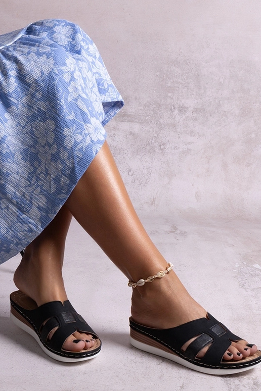 Sorte letvægts-flip-flops med lav hæl... Sorte letvægts-flip-flops med lav hæl...