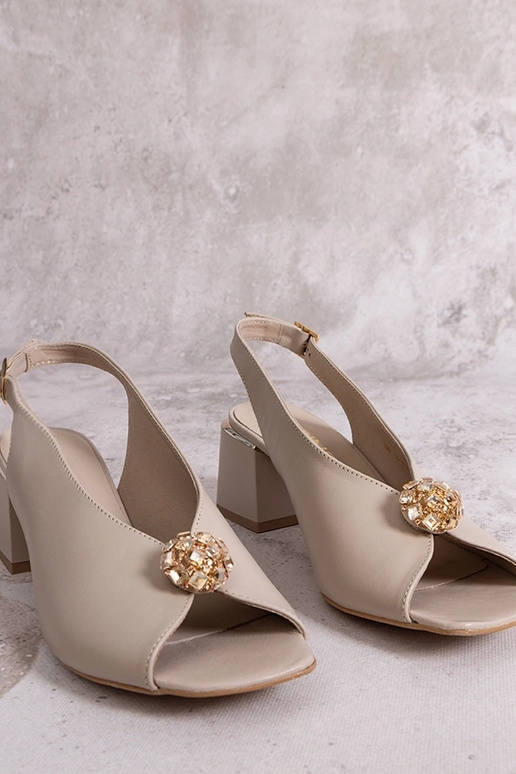 Beige leren sandalen met blokhak Karino