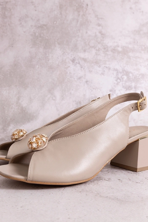 Beige leren sandalen met blokhak Karino