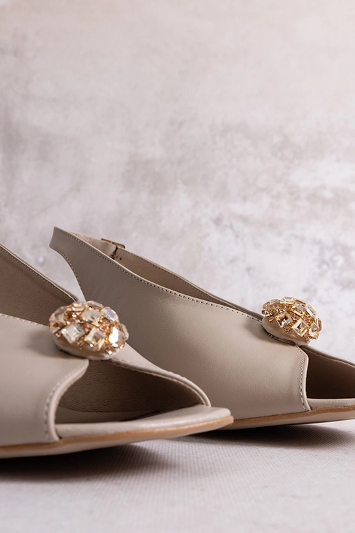 Beige leren sandalen met blokhak Karino