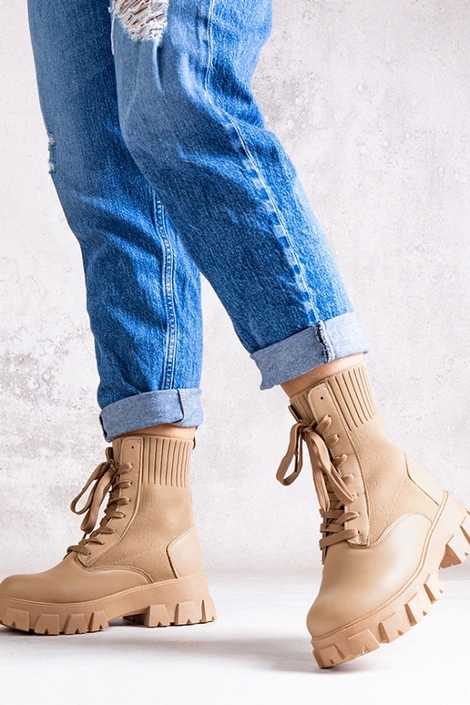 Beige ankelstøvler med elastisk skaft...