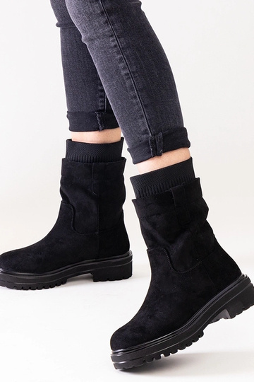 Sorte slip-on ankelstøvler...