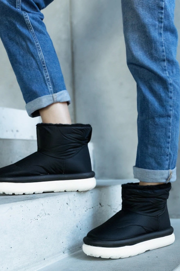 Sorte varme Cores platform...