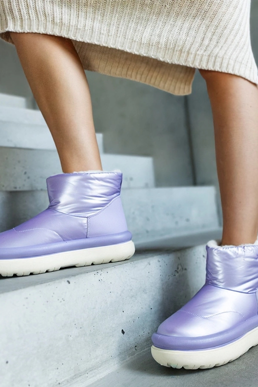 Lilla varme snestøvler på Cores...