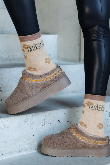 Brune lav-top platform...