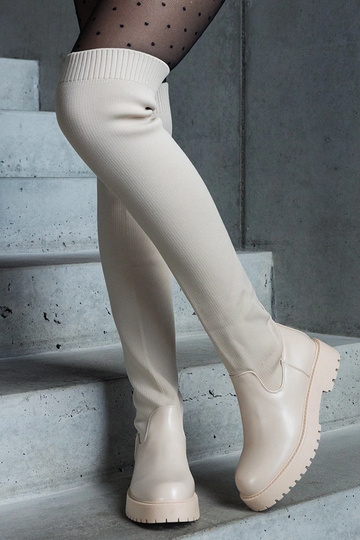 Lyse beige støvler med... 2