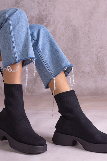 Sorte ankelstøvler med... 2