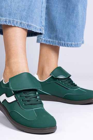 Groene lage dames sportschoenen met veters Edelmira 2