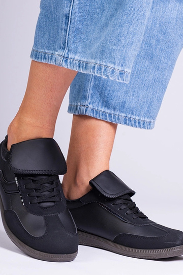 Zwarte lage dames sportschoenen met veters Edelmira