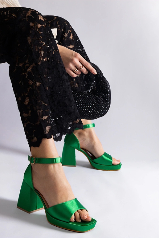 Grøn satin chunky hæl sandaler Saucedo Grøn satin chunky hæl sandaler Saucedo