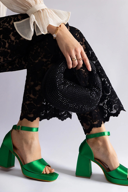 Grøn satin chunky hæl sandaler Saucedo Grøn satin chunky hæl sandaler Saucedo