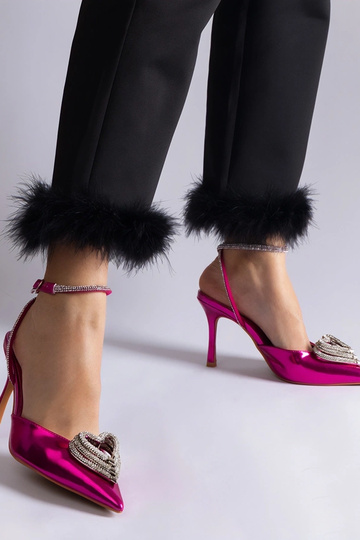 Pink pumps med åben tå dekoreret med Isoda zirkoner