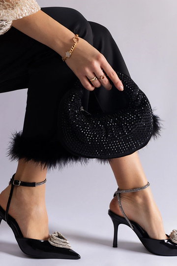 Zwarte hakken met open hiel...