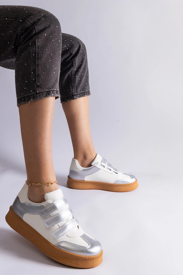 Sølv sneakers med velcrolukning Mena 2