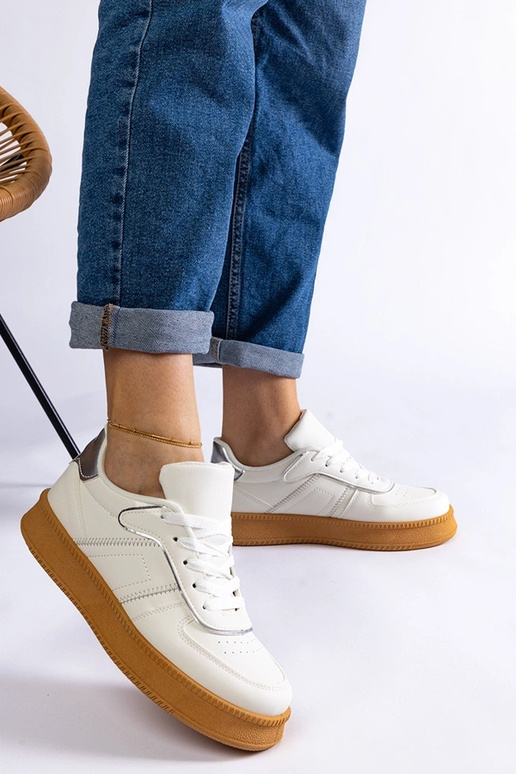 Hvide sneakers med snøre på Felicita...