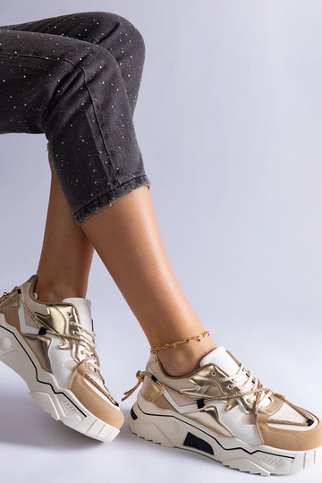 Beige sneakers dekoreret...