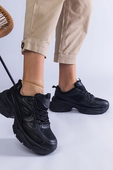 Sorte sneakers med en... 2