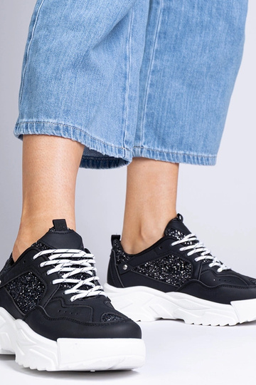 Zwarte dames sneakers met glinsterende details Caraballo
