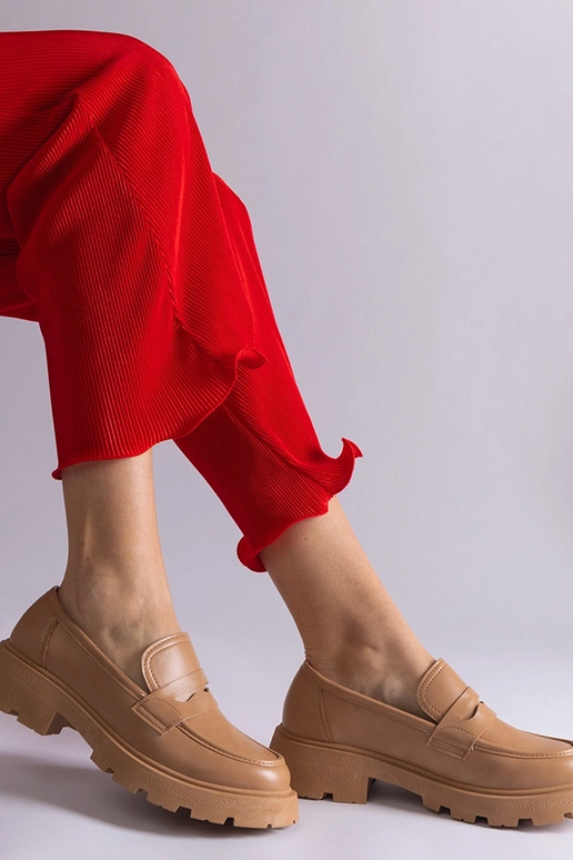 Mørkebeige damemoccasiner lavet af...