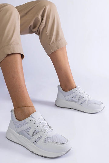Hvide sneakers med tyk Sierra