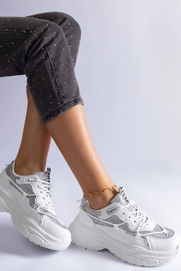 Hvide sneakers med... 2