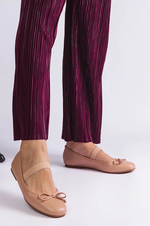 Beige balletlejligheder med elastik...