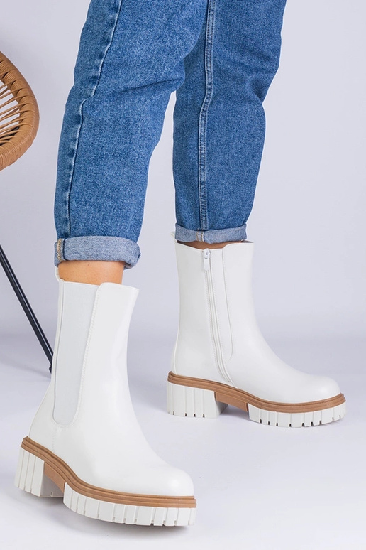 Hvide ankelstøvler lavet af Tantala...