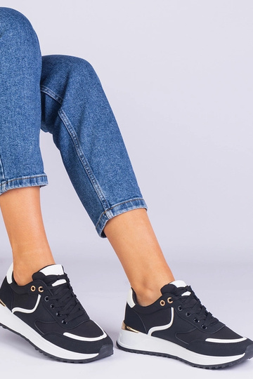 Sorte damesneakers med...