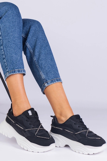 Sorte damesneakers dekoreret med zirkonsnor Masala