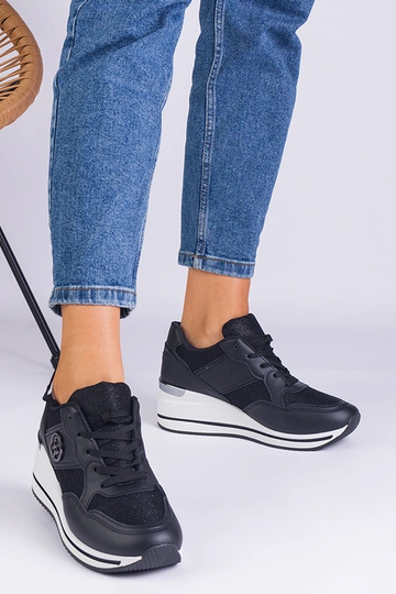 Sorte damesneakers... 2