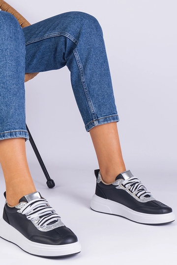 Sorte damesneakers... 2