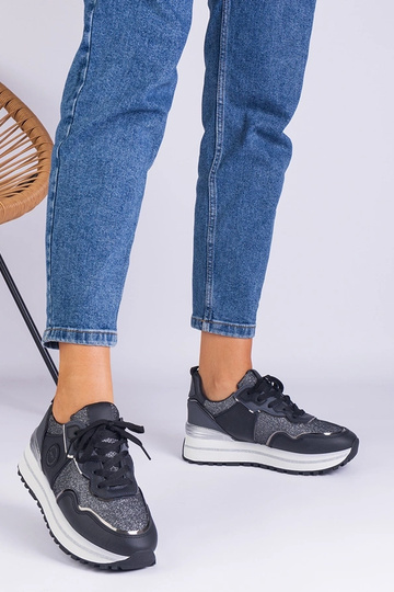 Sorte damesneakers... 2