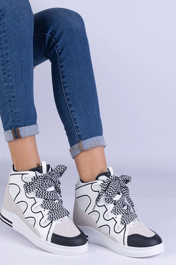 Hvide damesneakers med tykke snørebånd Gralina