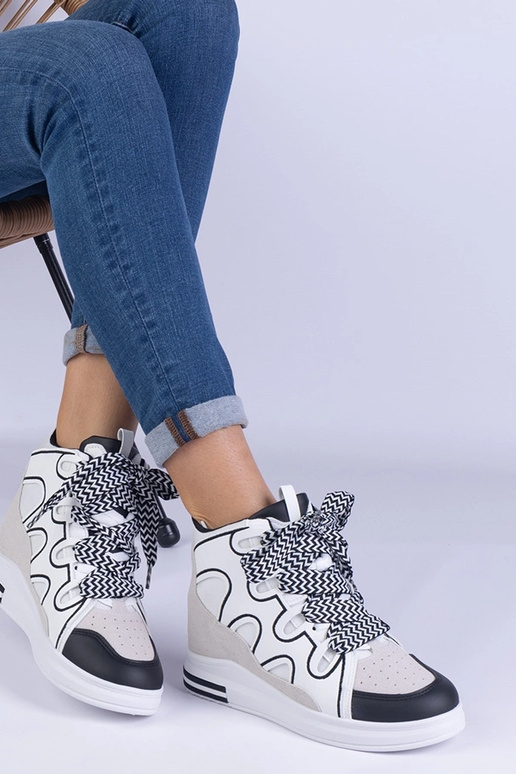 Hvide damesneakers med tykke...