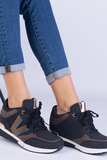 Sorte damesneakers med...