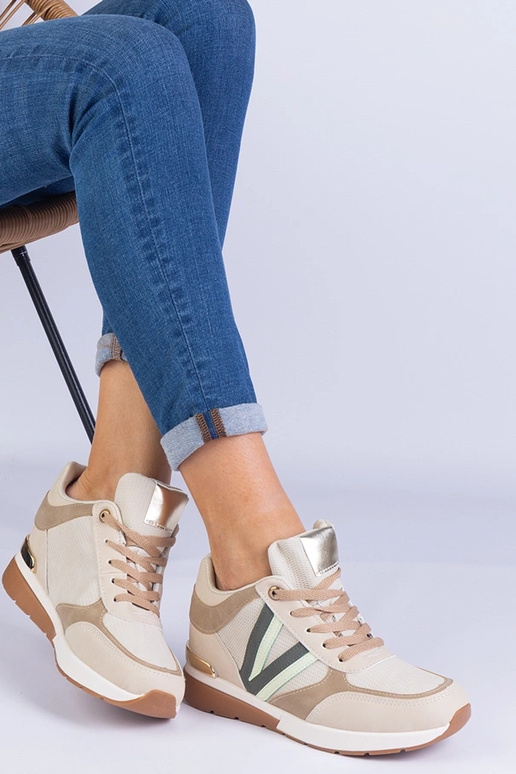 Beige damesneakers med skjult kile...