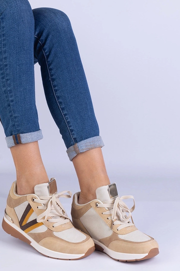 Brune damesneakers med skjult kile Ninella