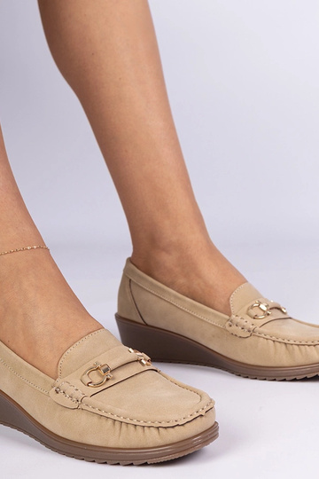 Bruine dames mocassins op een sleehak Sambada 2