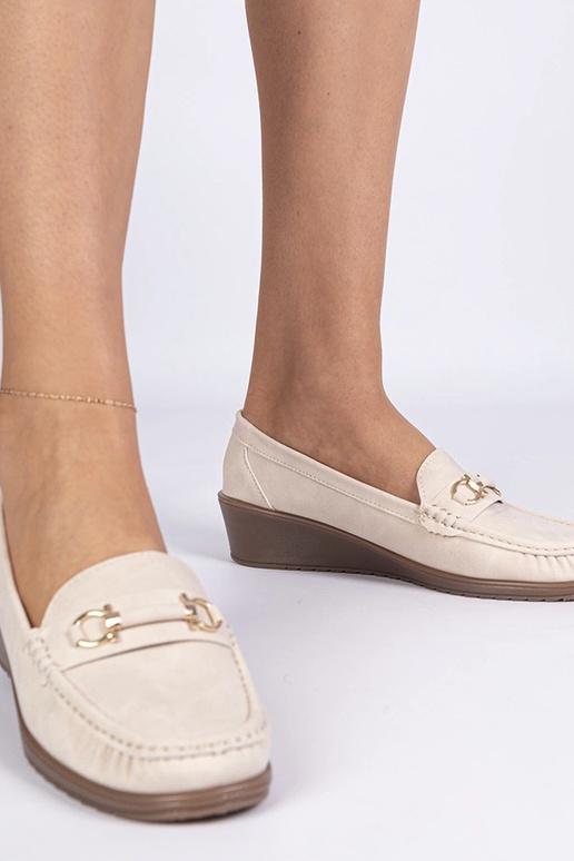 Crème dames mocassins op een sleehak... Crème dames mocassins op een sleehak...