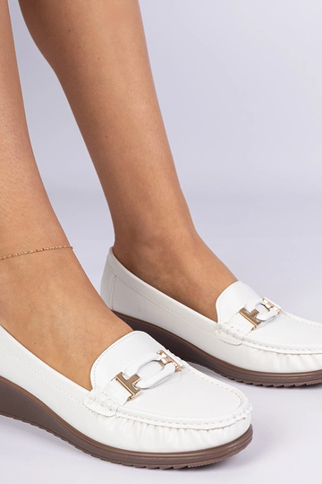 Witte dames mocassins op een sleehak van ecoleer Kappi 2