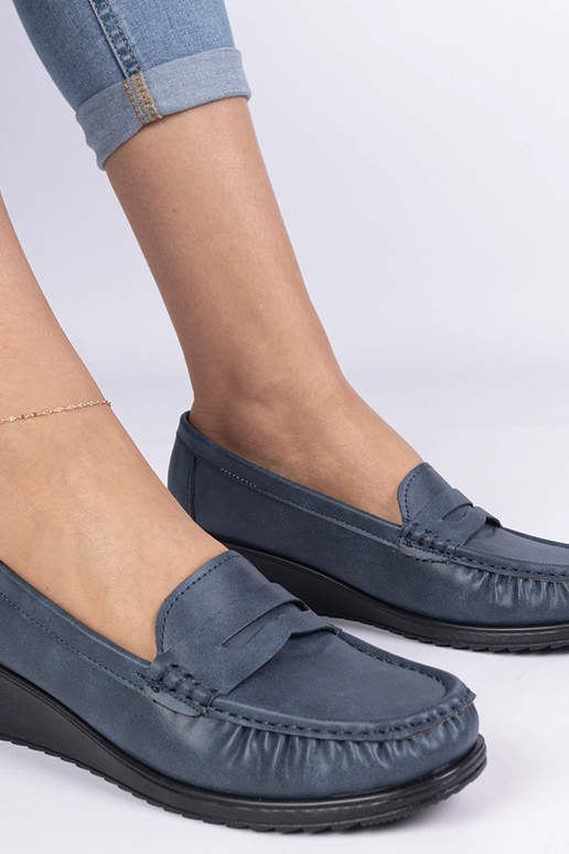 Marineblauwe damesschoenen met hak... Marineblauwe damesschoenen met hak...