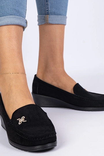 Zwarte dames mocassins op platform van kunstsuede Sarimi