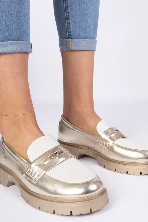 Gouden damesschoenen met witte inzet... Gouden damesschoenen met witte inzet...