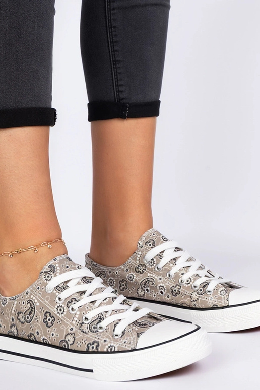 Bruine dames stoffen schoenen in...