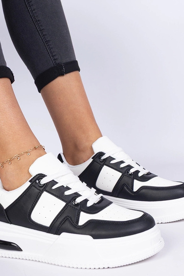 Rossio zwart-witte dames sneakers met dikke zool 2