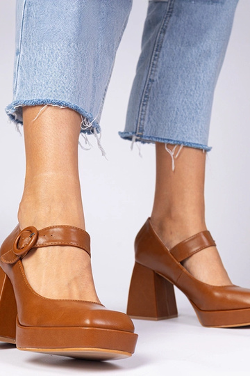 Bruine pumps met vierkante... 2