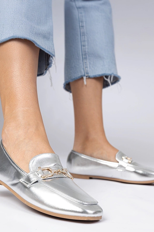 Zilveren elegante damesschoenen met... Zilveren elegante damesschoenen met...